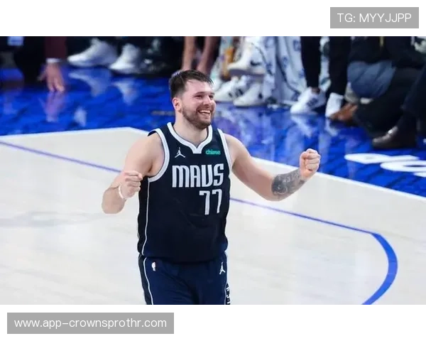 东契奇挡拆对方换防制造错位提升效率超越赛季初