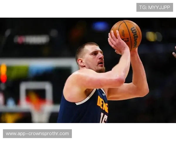 扎伊恩背打更依赖篮下终结，较约基奇组织性不足