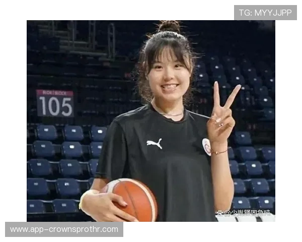 李月汝家里浴室比我家客厅还大，打球看起来差点意思了吧？