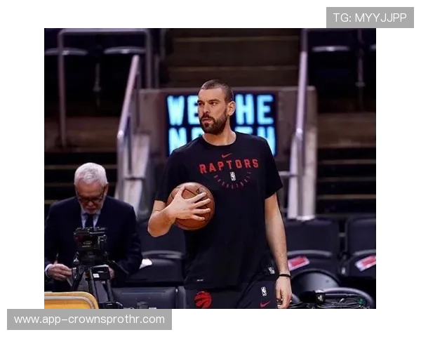 加索尔低位策应改变对手防守结构