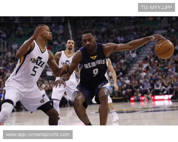 康利挡拆组织提升球队进攻节奏显著拉开防守差距