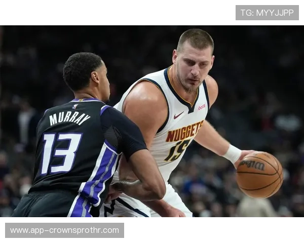 格林挡拆助攻库里与防守约基奇差异明显